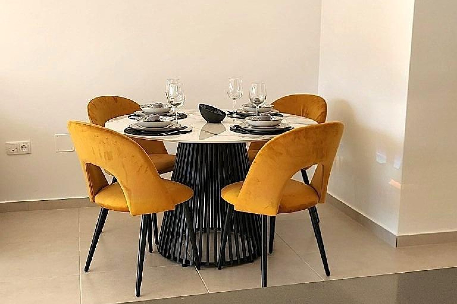 Nowy budynek - apartment -
San Miguel de Salinas - Pueblo