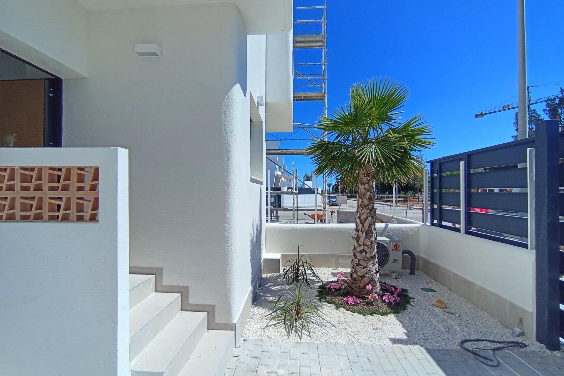 Nowy budynek - Bungalow -
Dolores - Sector 3