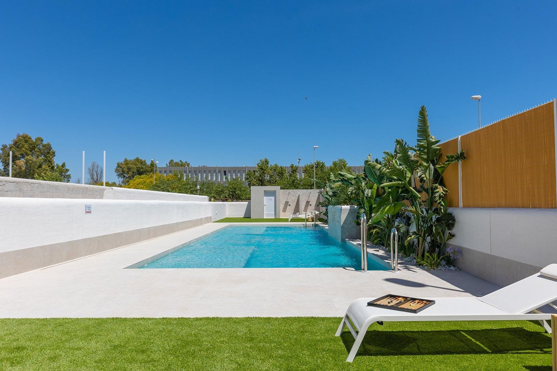 Nowy budynek - Bungalow -
Dolores - Sector 3