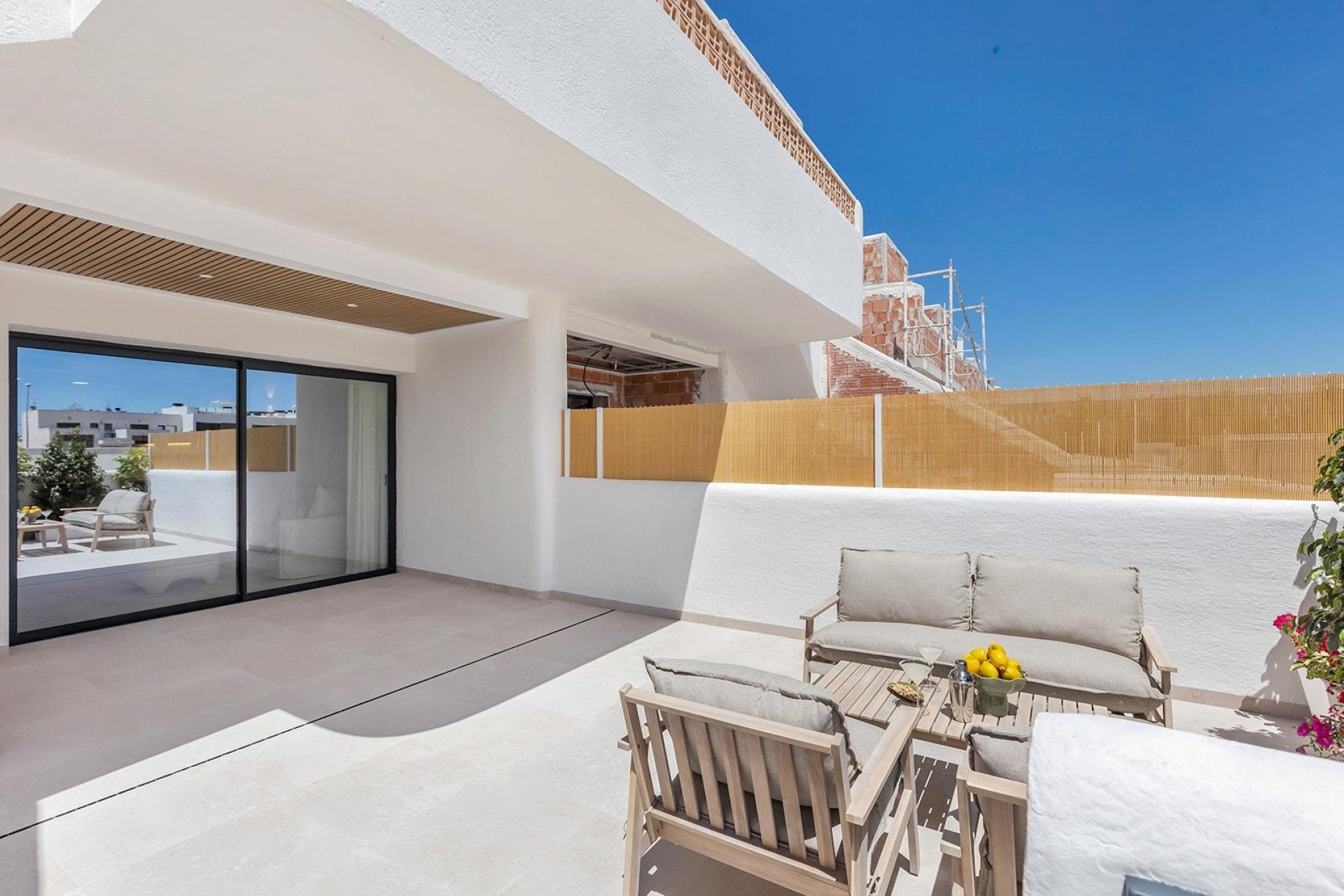 Nowy budynek - Bungalow -
Dolores - Sector 3