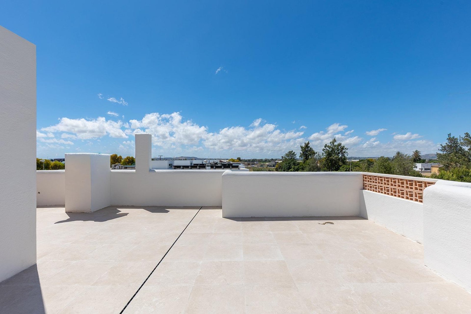 Nowy budynek - Bungalow -
Dolores - Sector 3