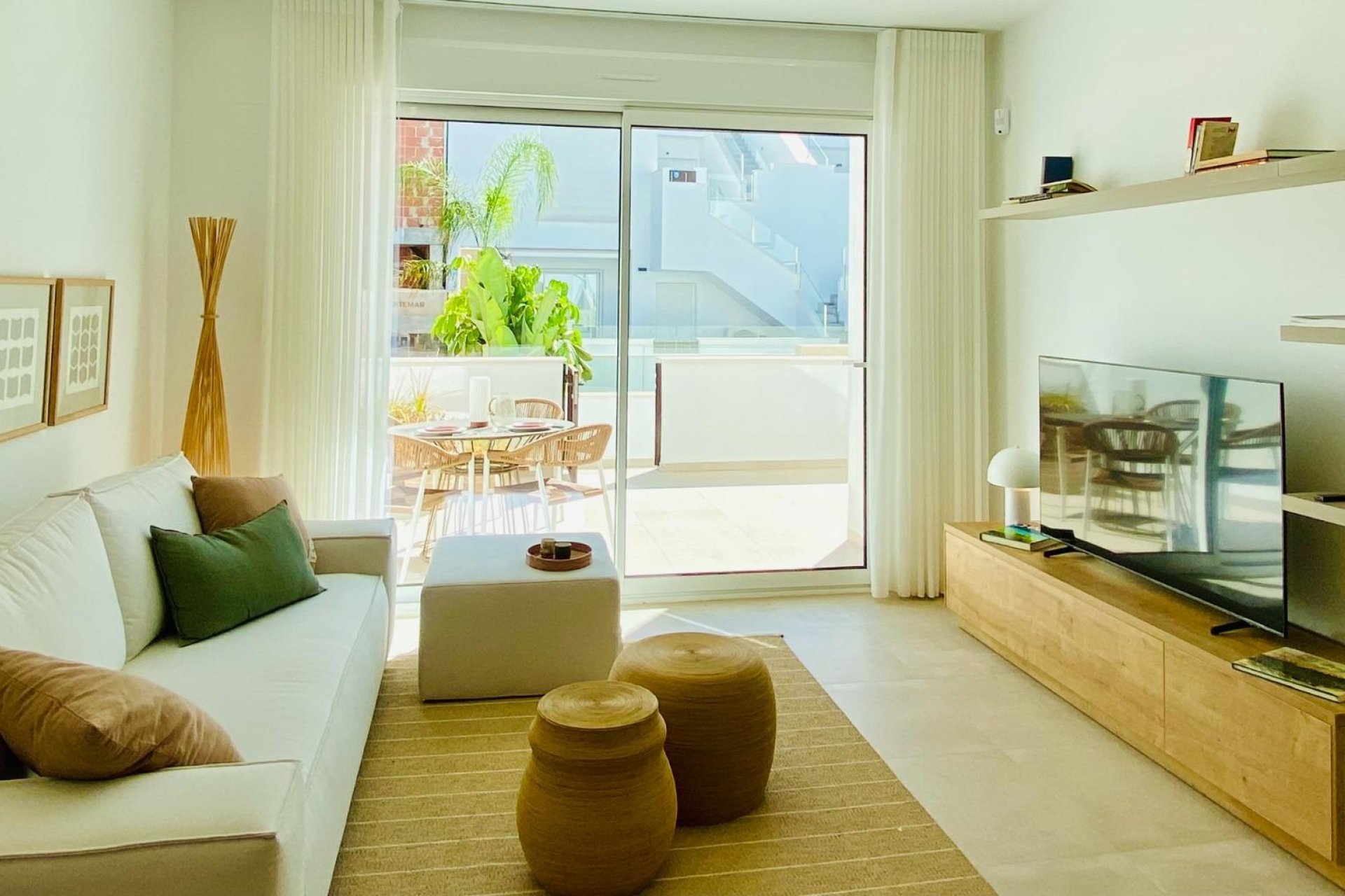 Nowy budynek - Bungalow -
Pilar de la Horadada - pueblo