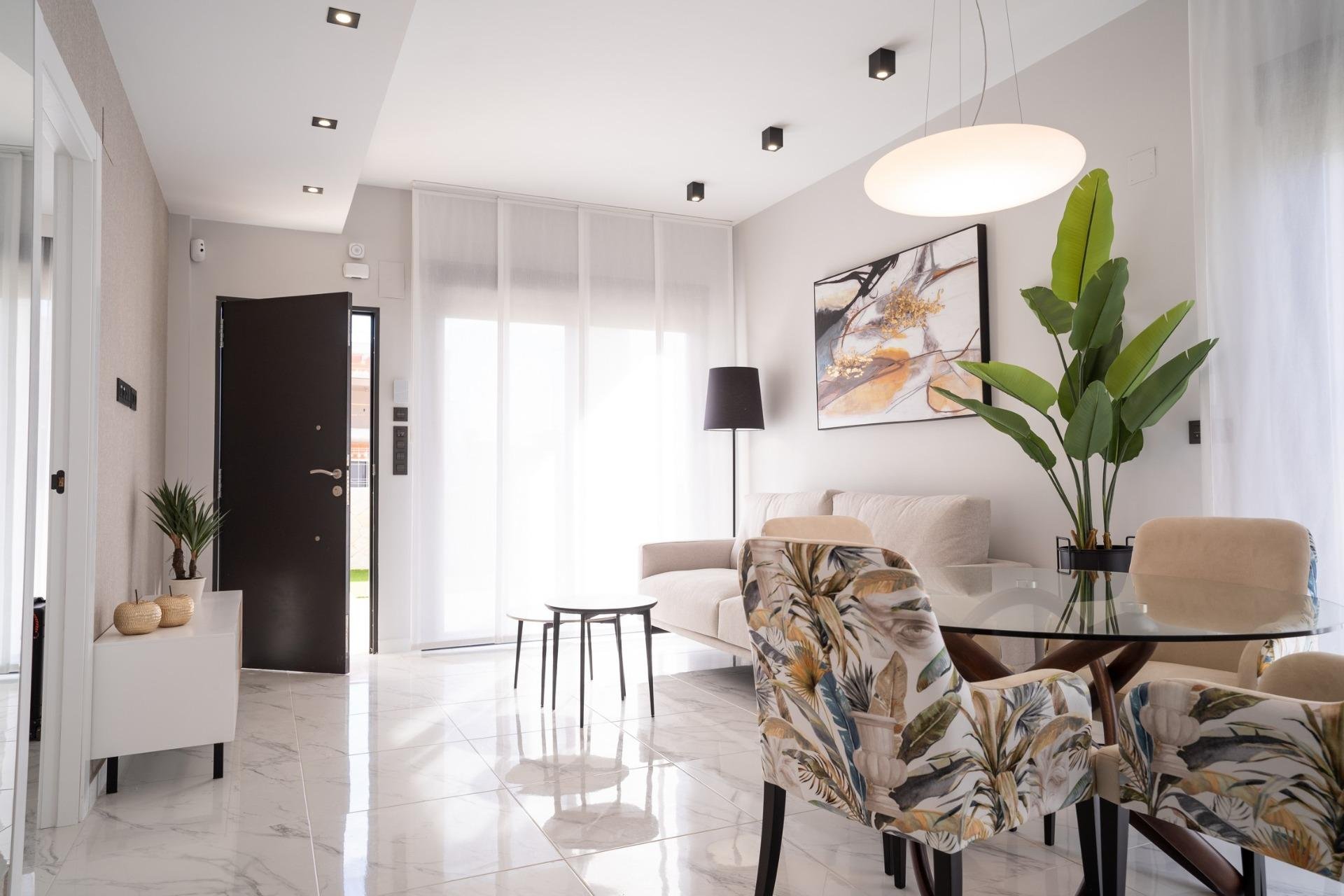 Nowy budynek - Bungalow -
Pilar de la Horadada - pueblo