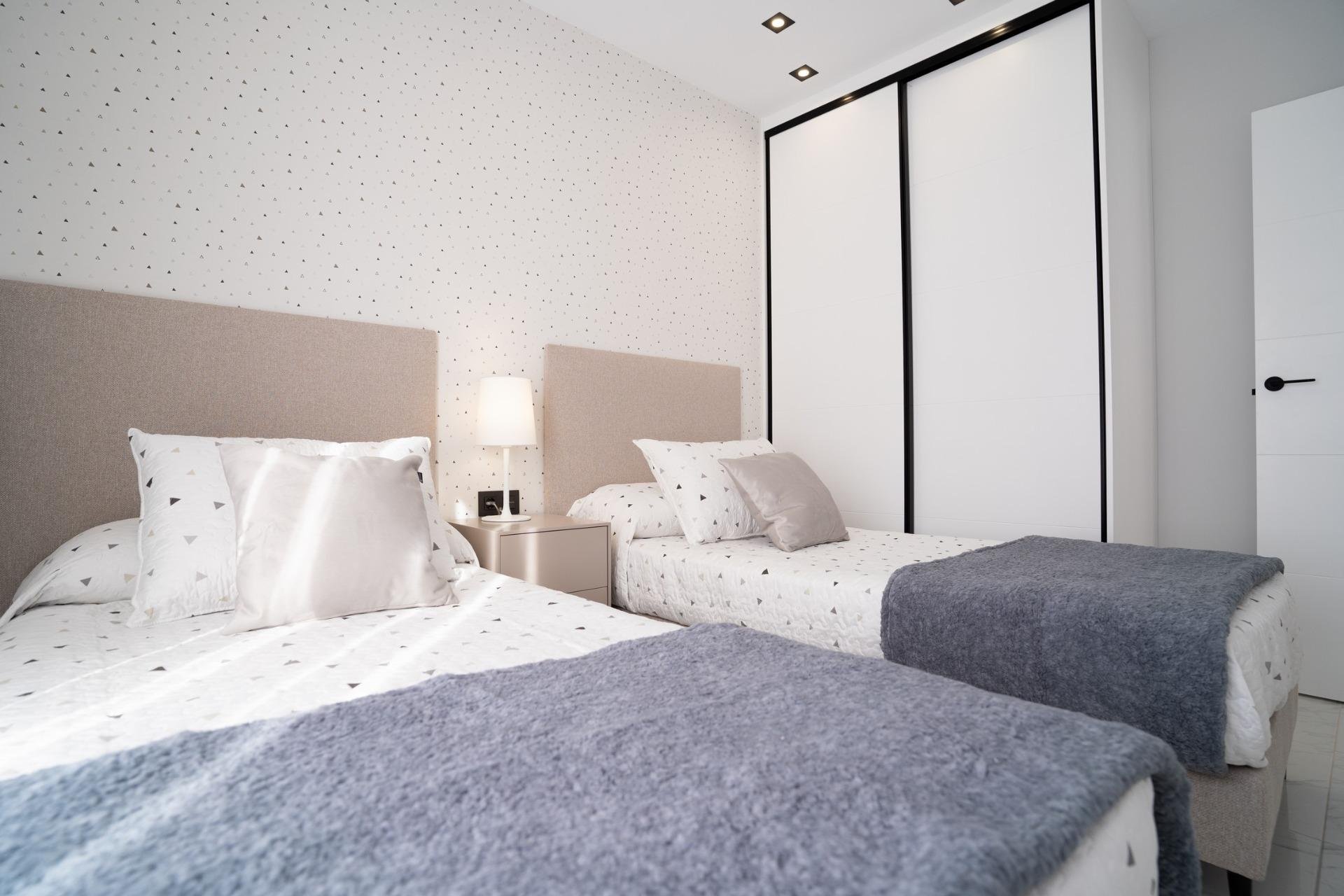 Nowy budynek - Bungalow -
Pilar de la Horadada - pueblo