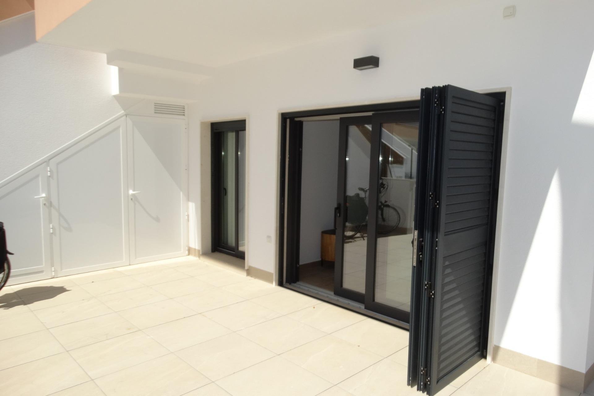 Nowy budynek - Bungalow -
Pilar de la Horadada - pueblo
