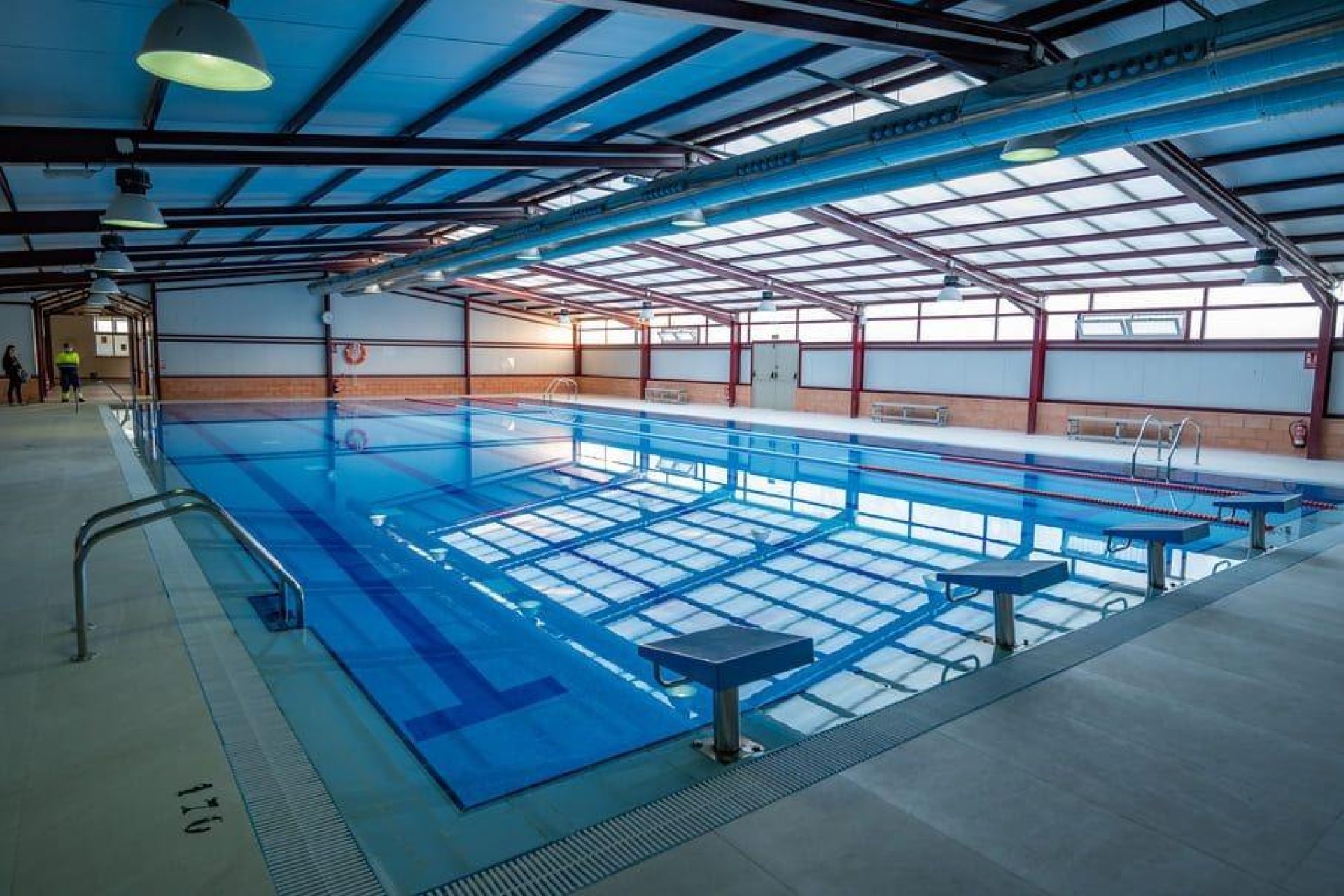 Nowy budynek - Daszek -
Bigastro - pueblo