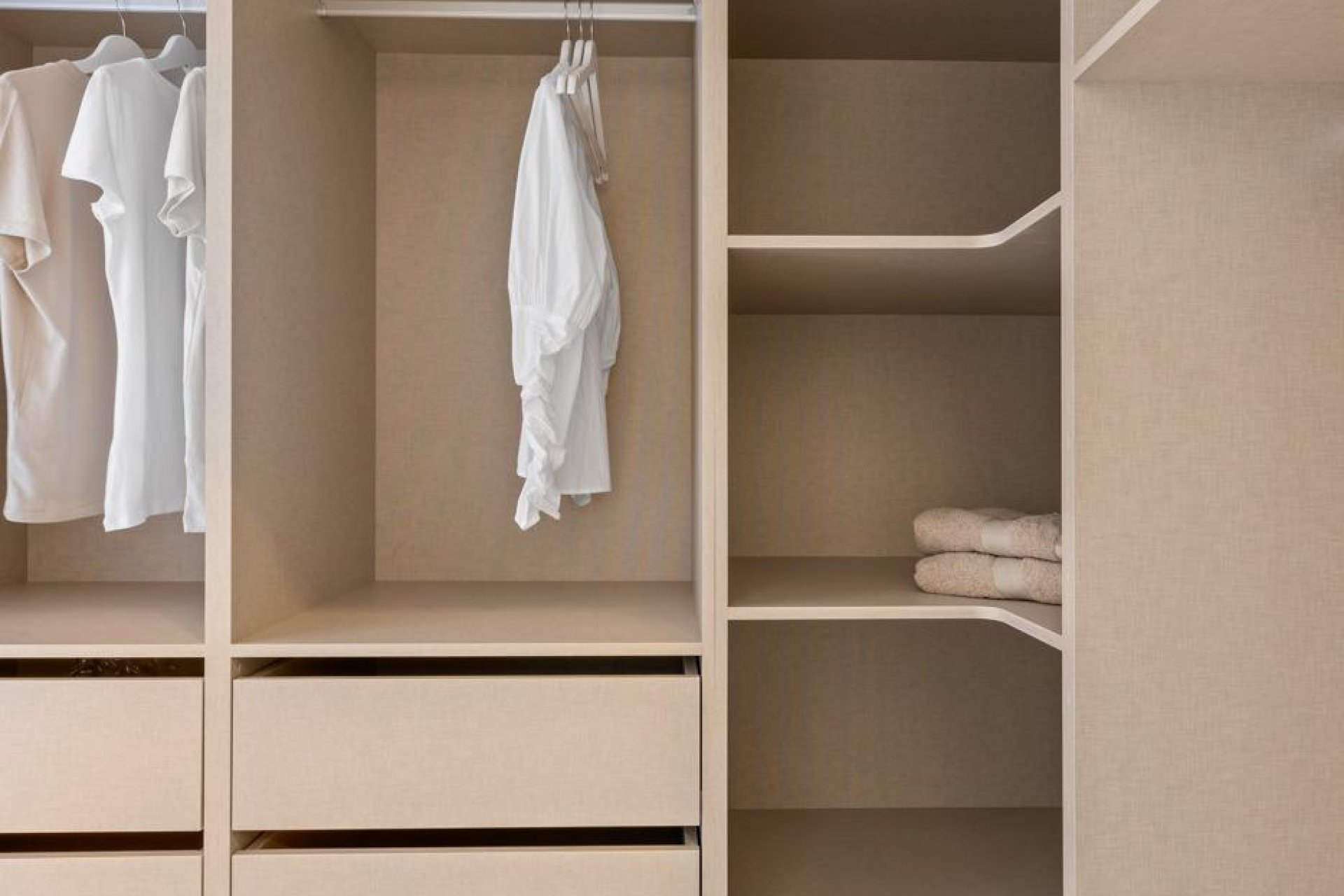 Nowy budynek - Daszek -
Cartagena - Mar De Cristal