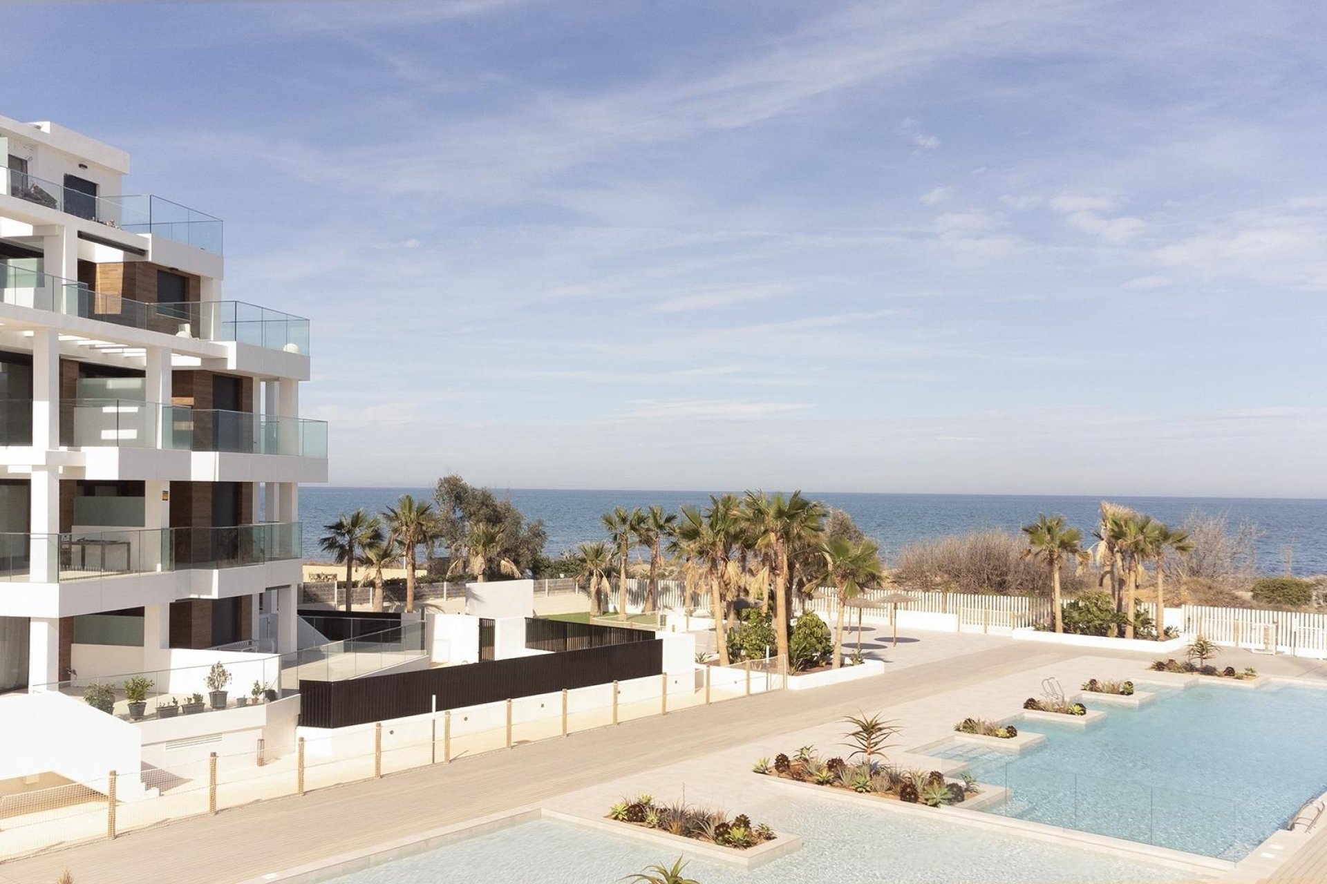 Nowy budynek - Daszek -
Denia - L´Estanyó (Marinas)