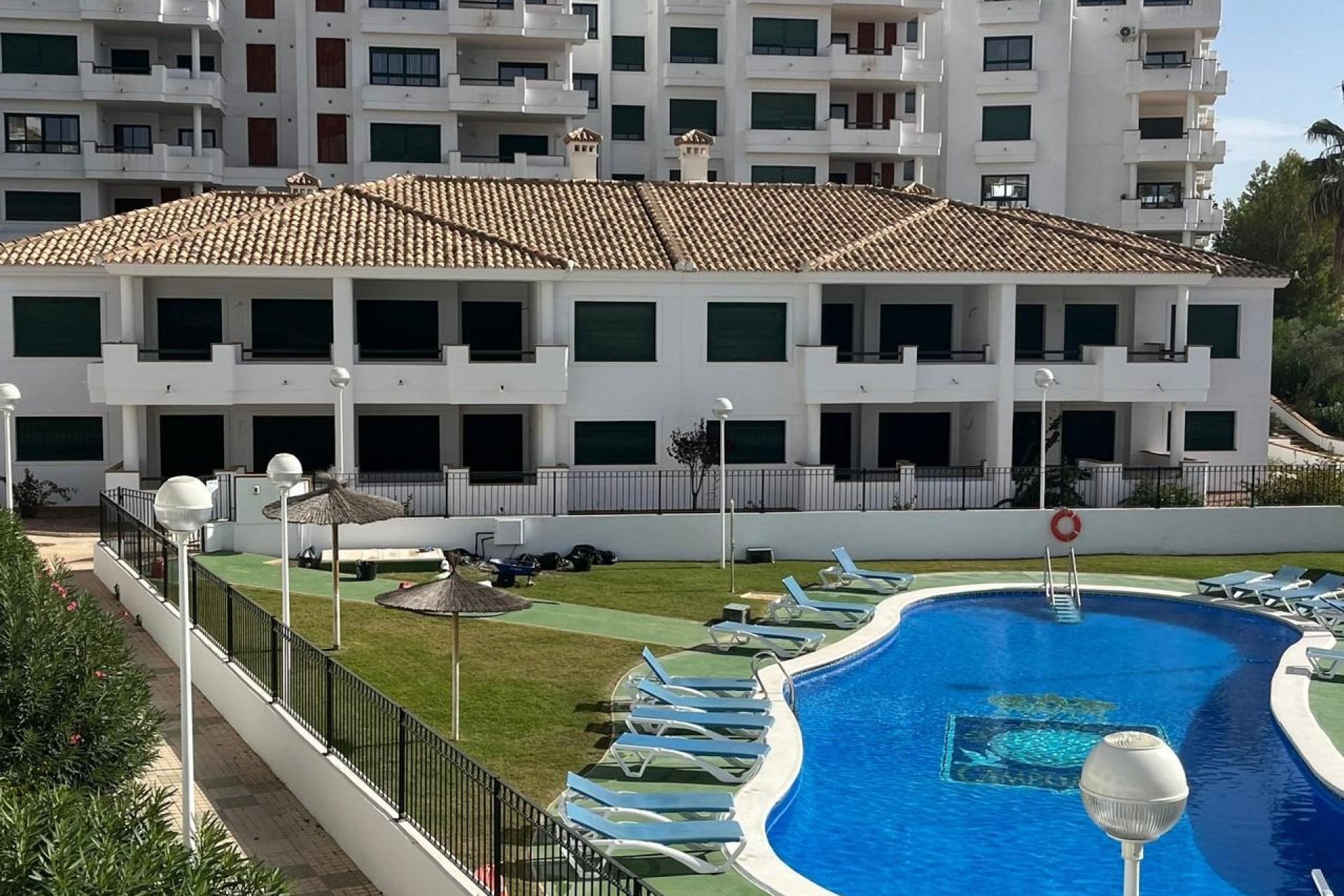 Nowy budynek - Daszek -
Orihuela Costa - Lomas de Campoamor