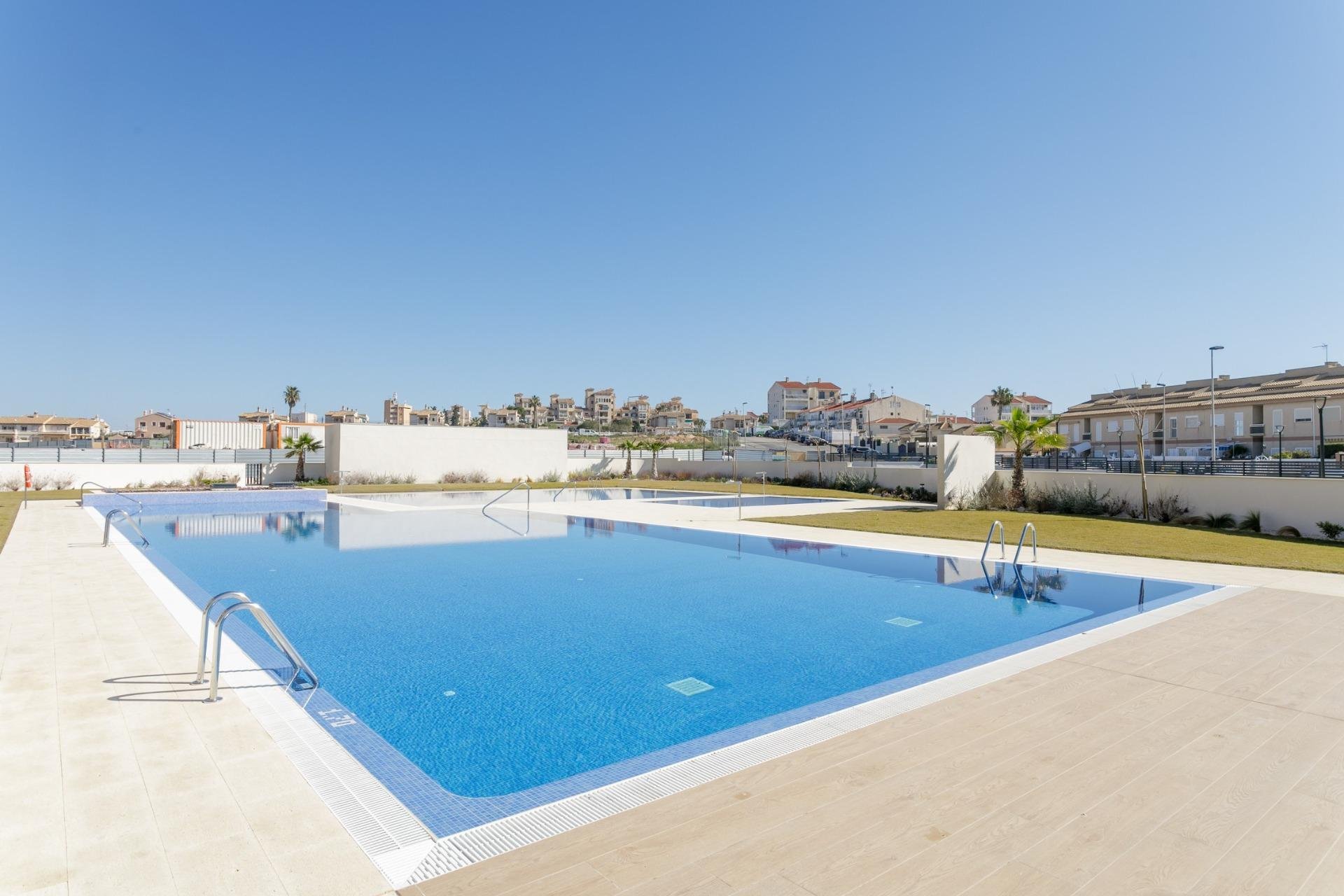 Nowy budynek - Daszek -
Torrevieja - Torreblanca