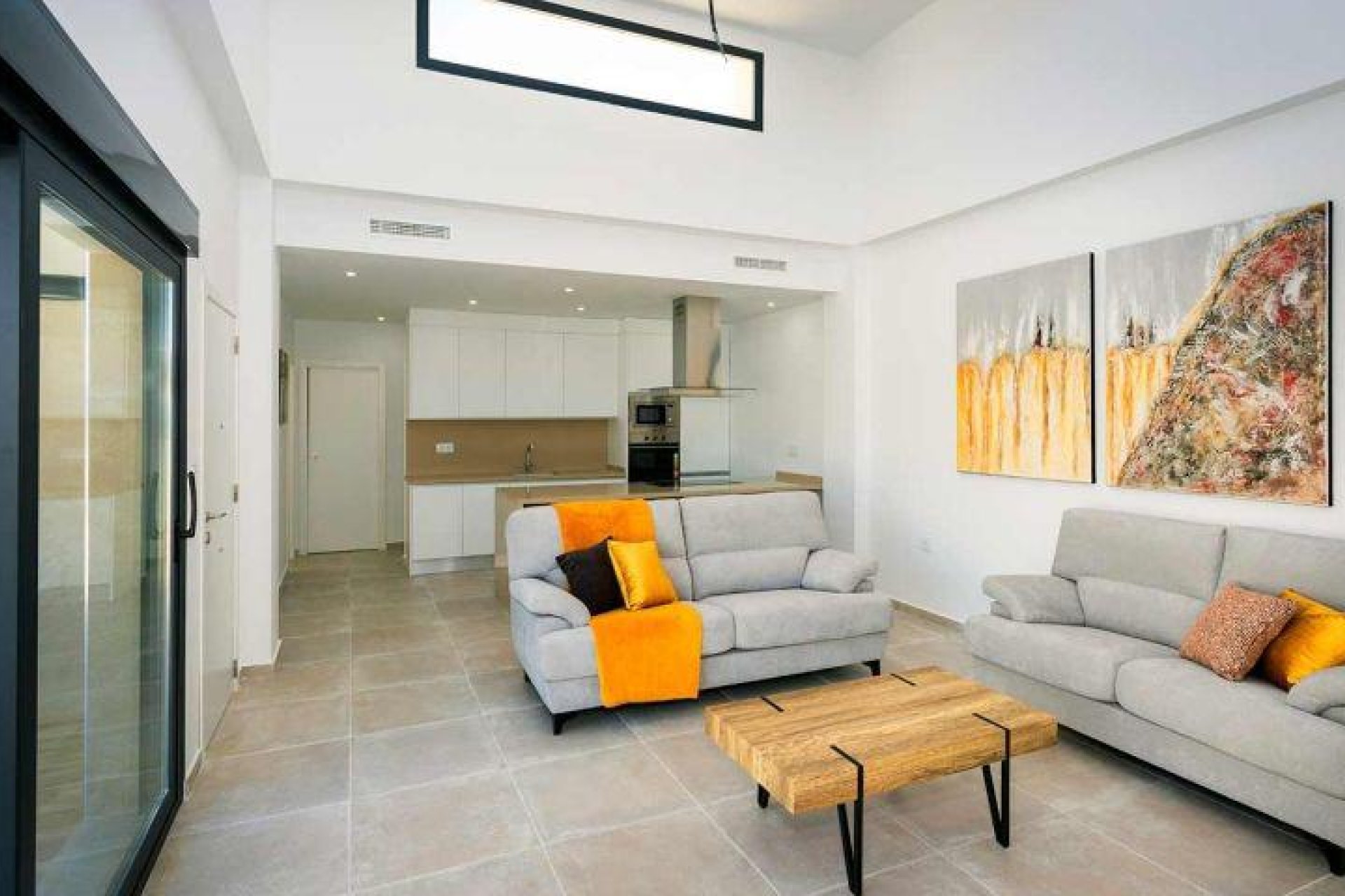 Nowy budynek - Quad House -
Daya Nueva - Centro