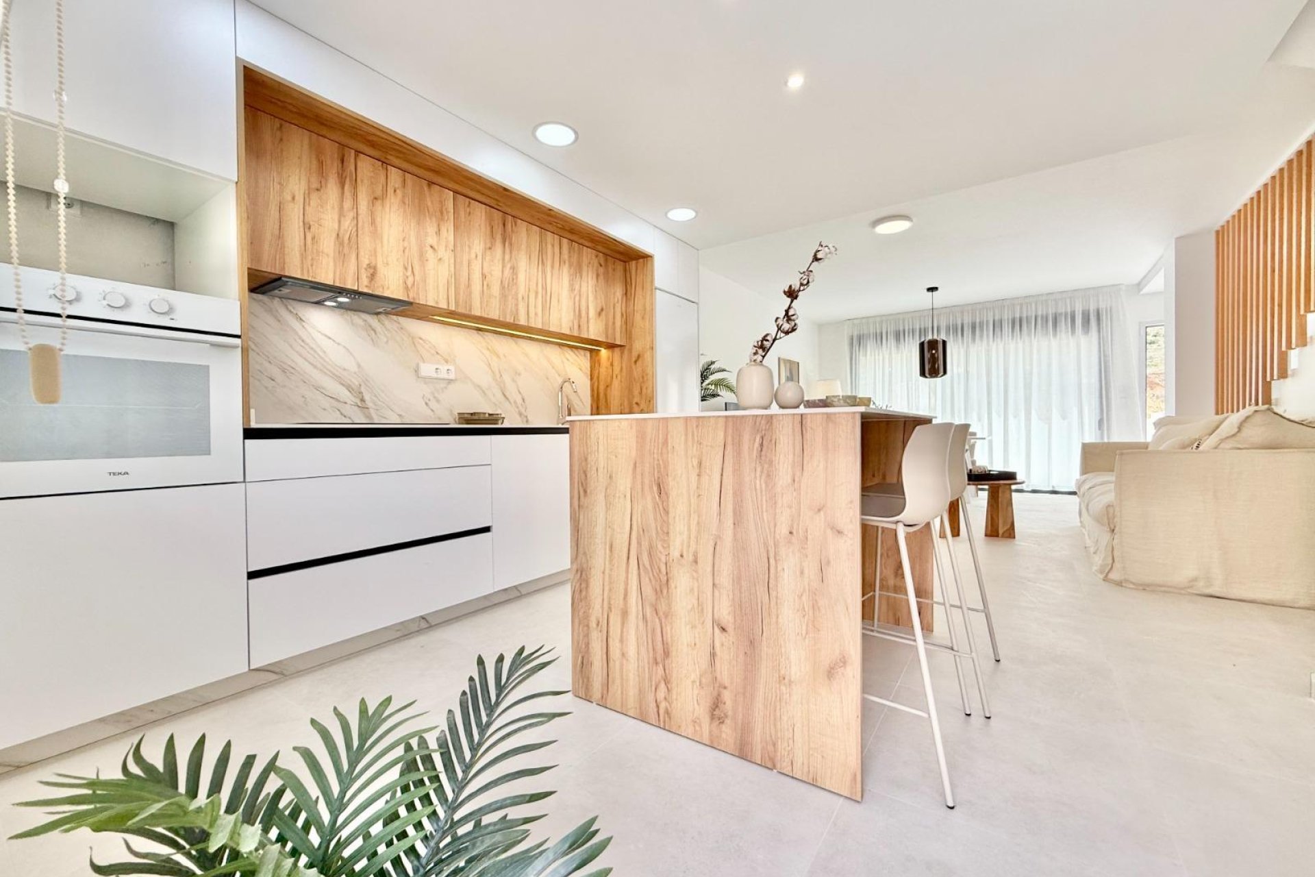 Nowy budynek - town house -
Cox - San Fernando