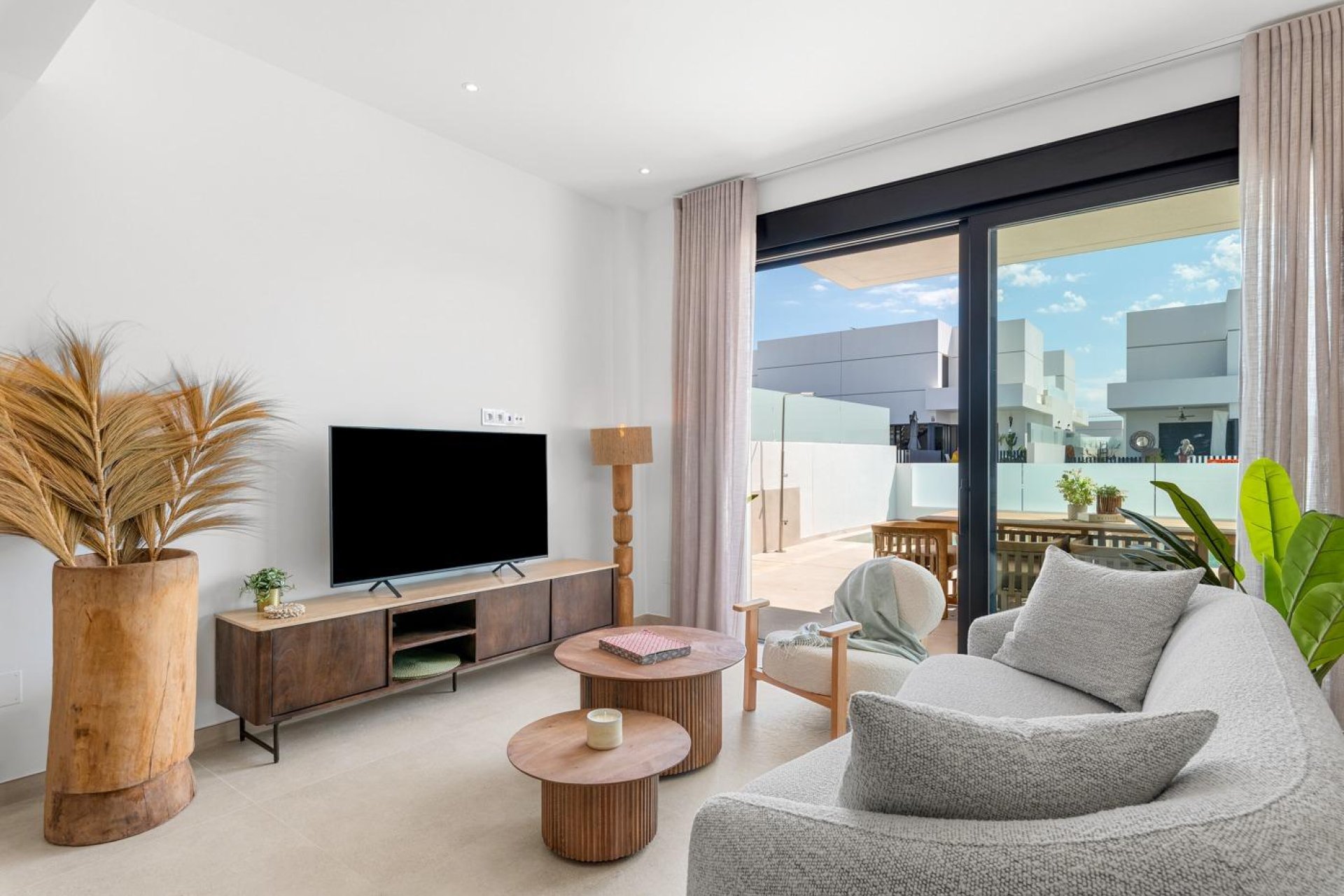 Nowy budynek - town house -
Dolores - Sector 3