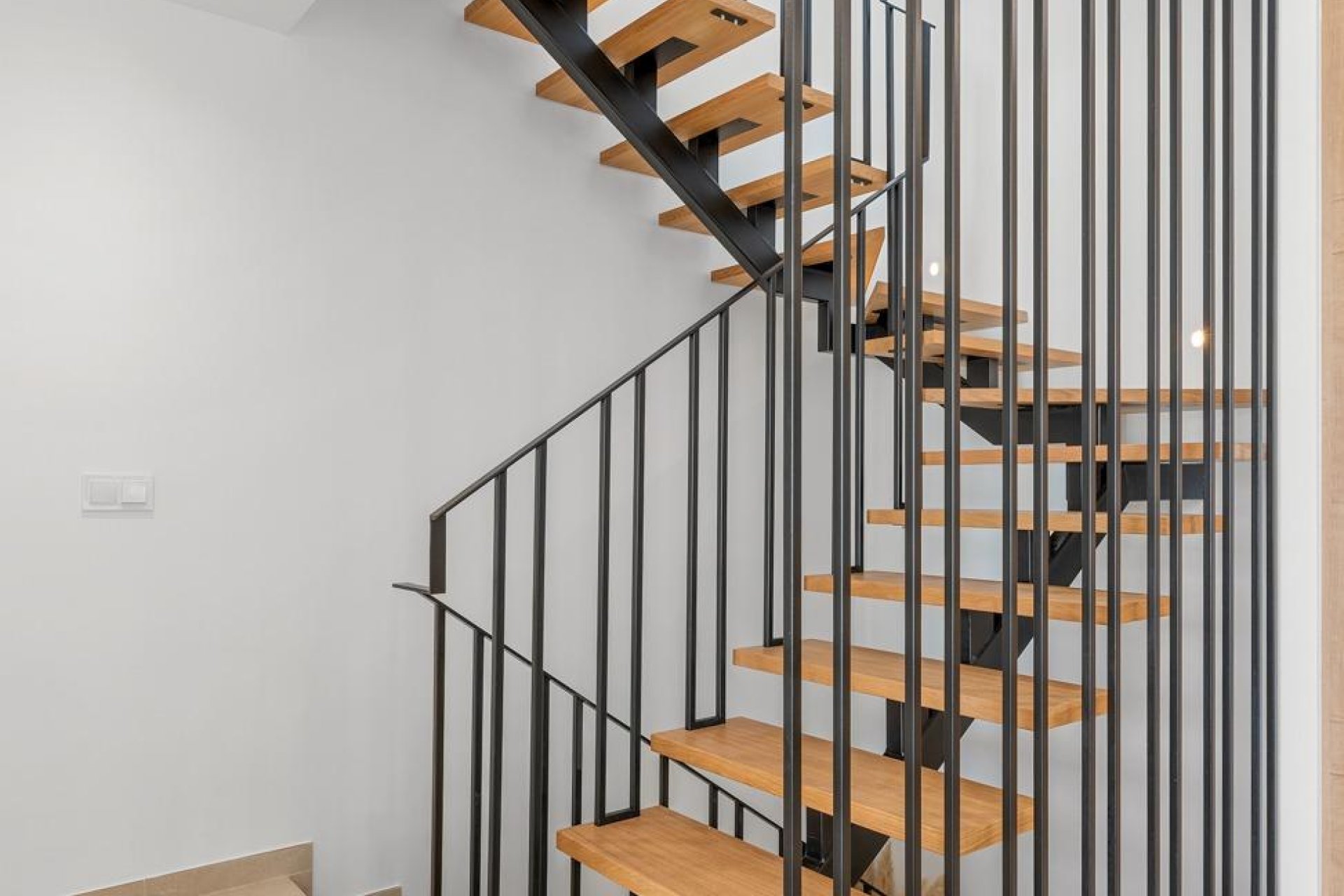 Nowy budynek - town house -
Dolores - Sector 3