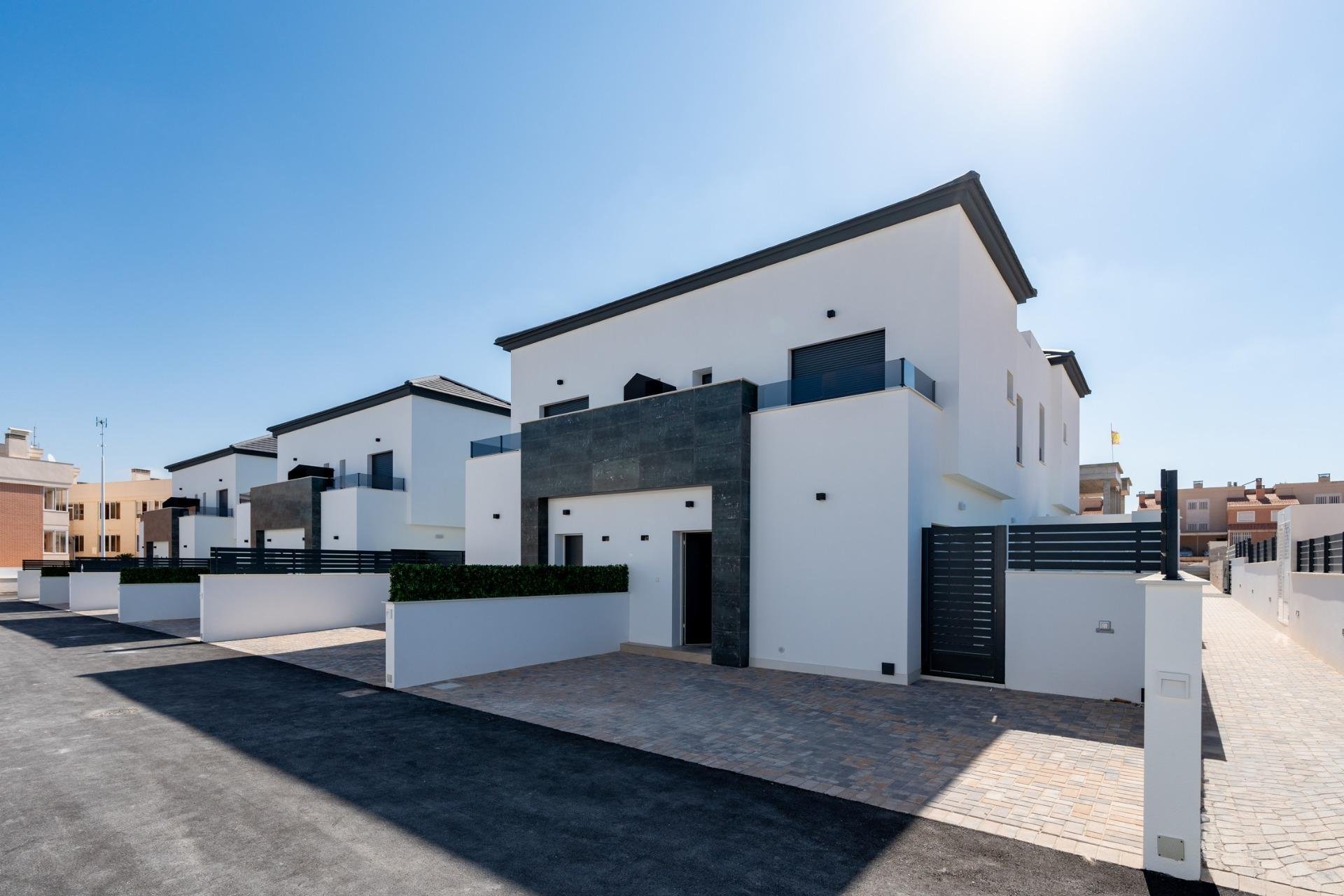 Nowy budynek - town house -
Gran Alacant