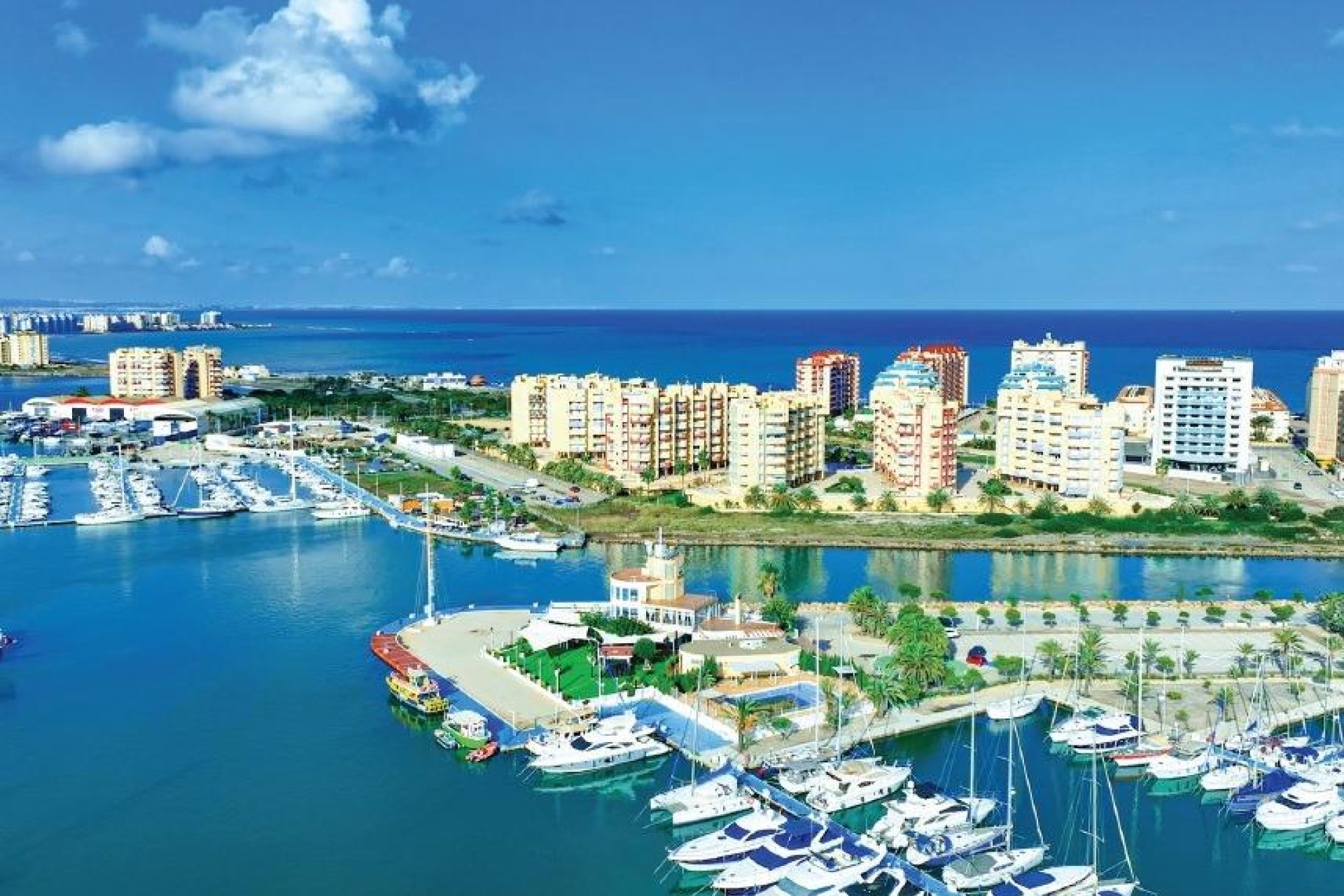 Nowy budynek - town house -
La Manga del Mar Menor - La Manga