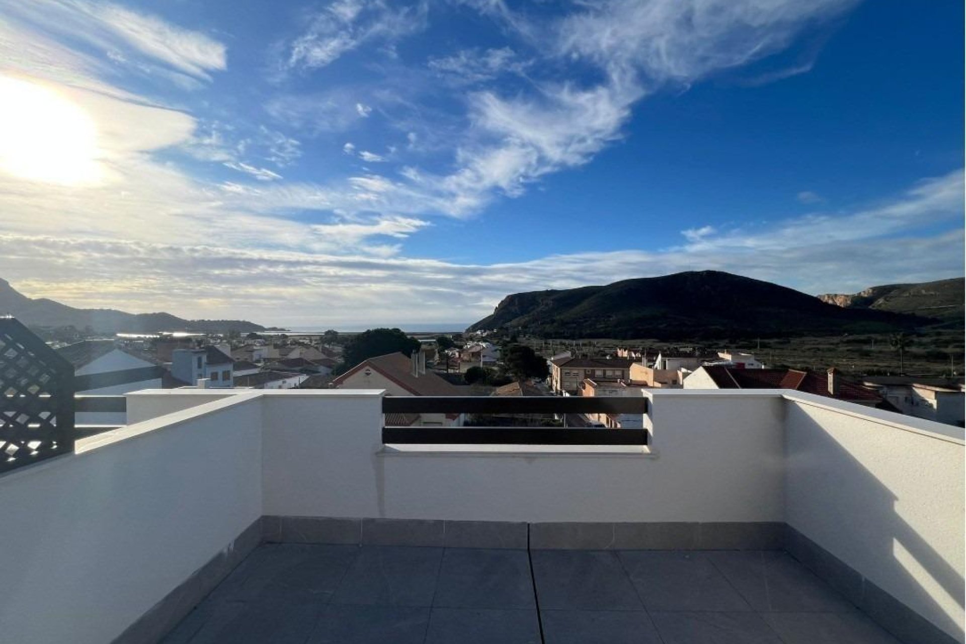 Nowy budynek - town house -
La Union - centro