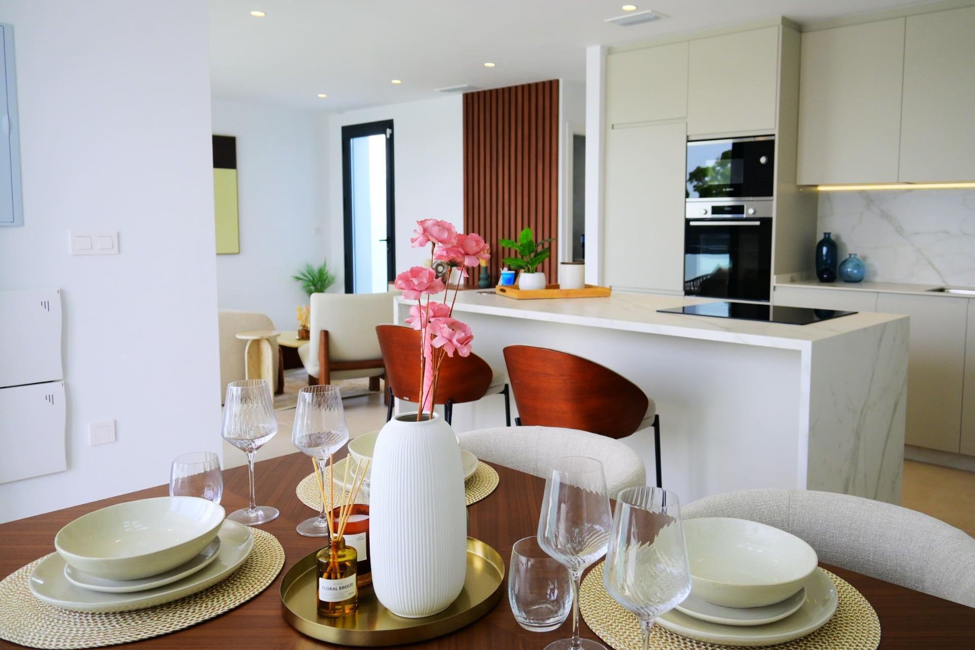 Nowy budynek - villa -
Dolores - polideportivo