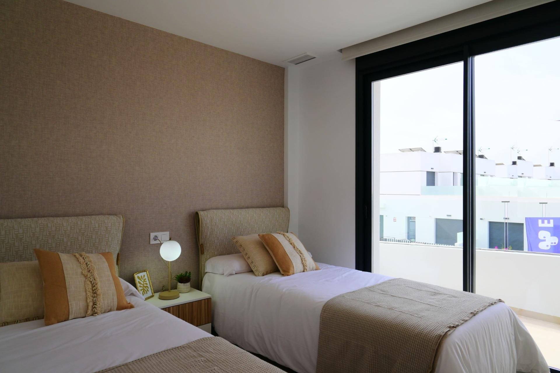 Nowy budynek - villa -
Dolores - polideportivo