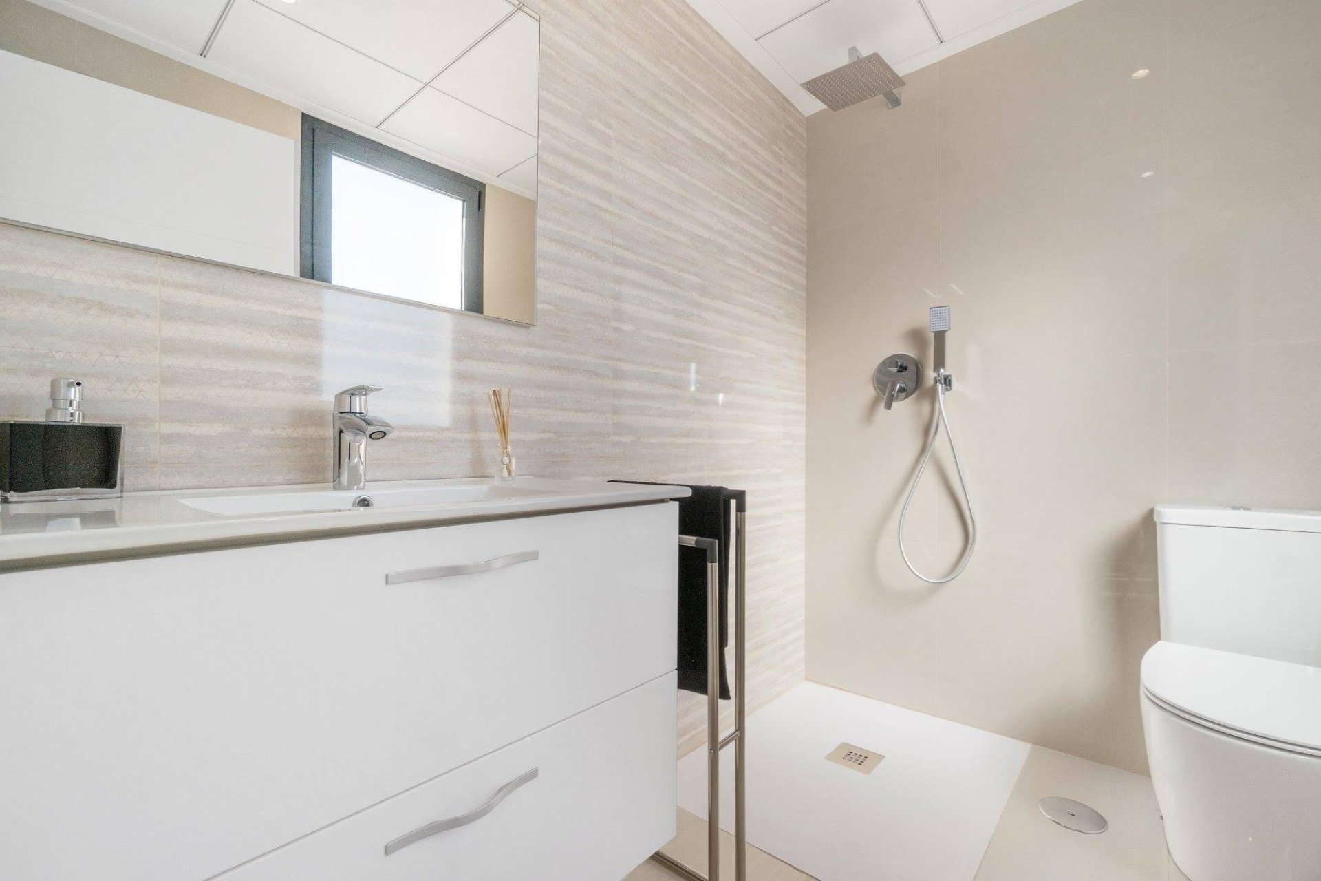 Nowy budynek - villa -
Los Montesinos - La Herrada