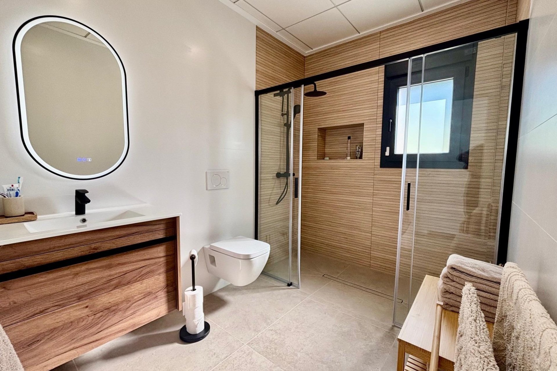 Nowy budynek - villa -
Rafal - polideportivo