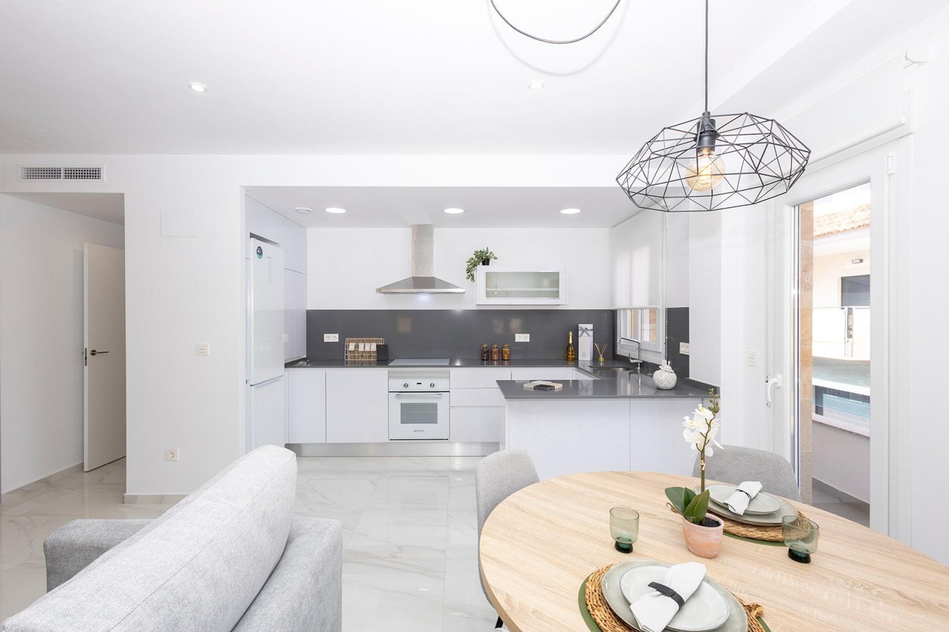 Obra nueva - apartment -
Jacarilla - pueblo