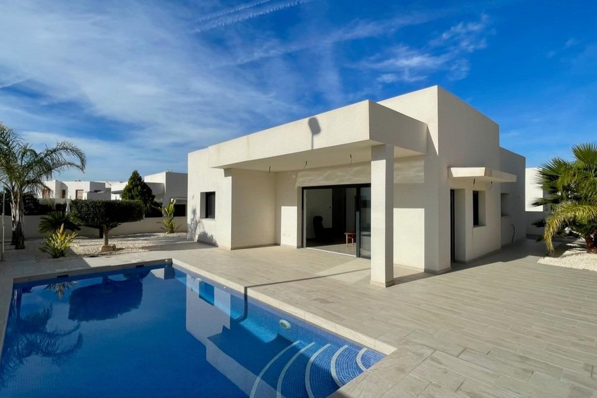 Obra nueva - villa -
Rafal - polideportivo