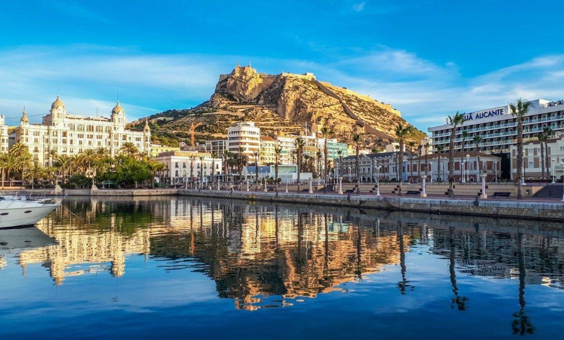 Nowy budynek - apartment -
Alicante - Centro