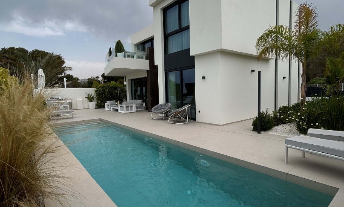 Resale - villa -
La Nucía