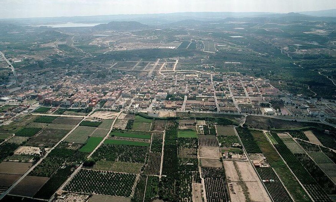 Nowy budynek - Daszek -
Bigastro - pueblo