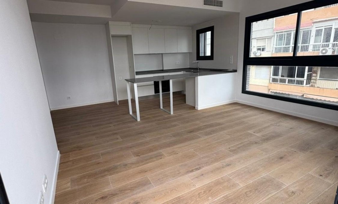 Nowy budynek - Daszek -
Alicante - Benalua