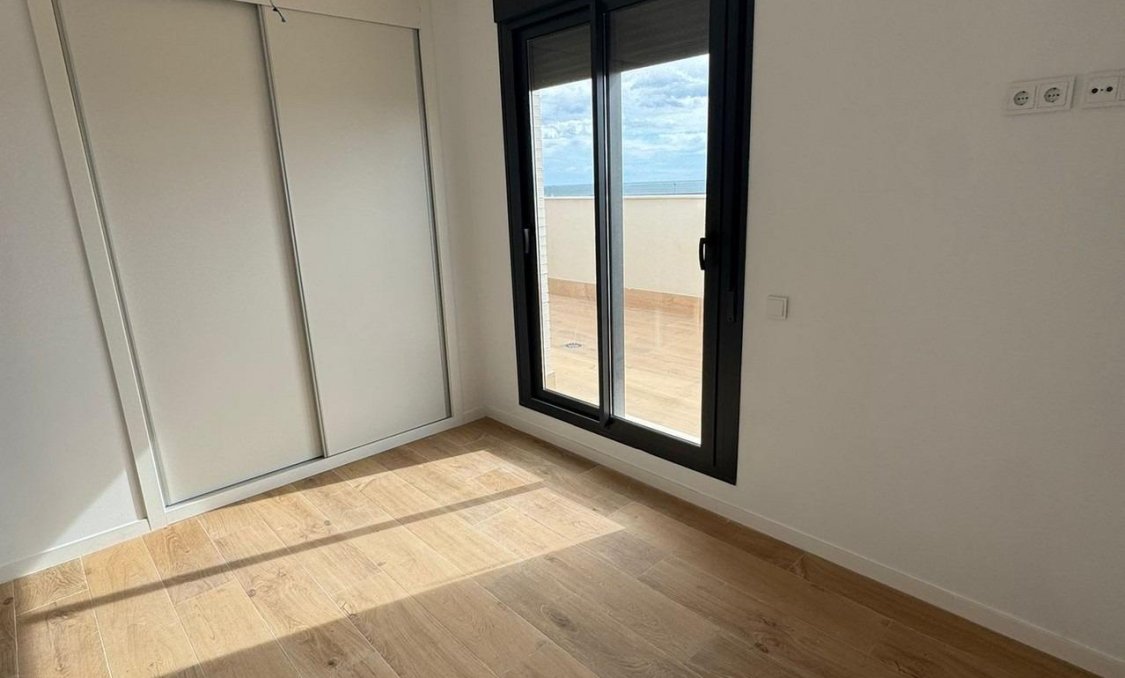 Nowy budynek - Daszek -
Alicante - Benalua