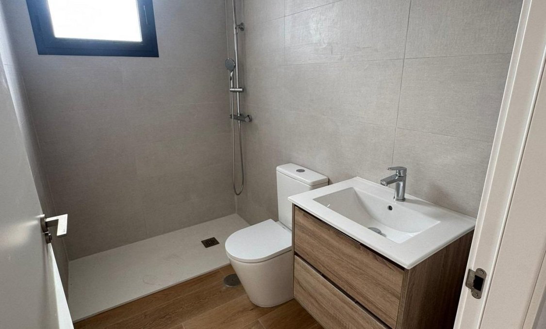 Nowy budynek - Daszek -
Alicante - Benalua