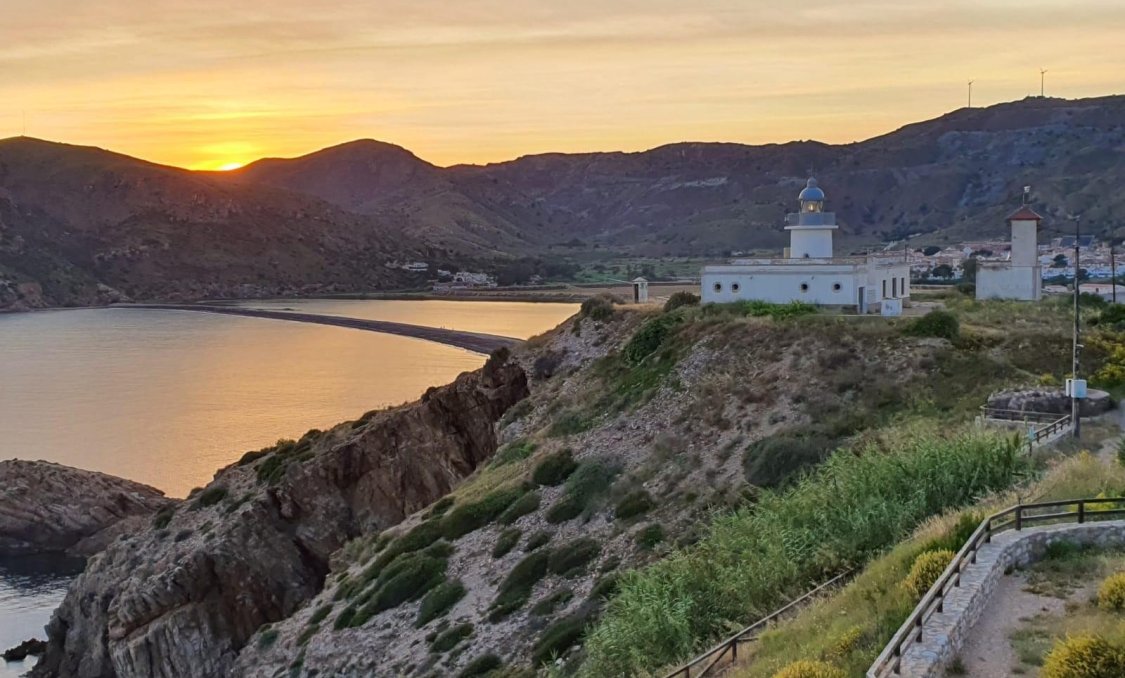 Obra nueva - town house -
La Union - centro