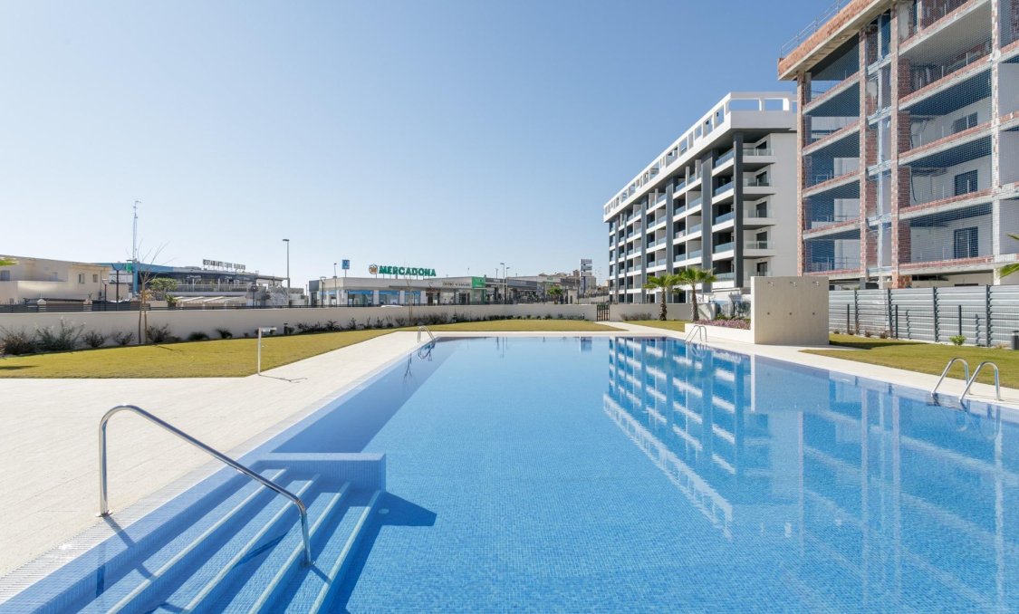 Nowy budynek - Daszek -
Torrevieja - Torreblanca