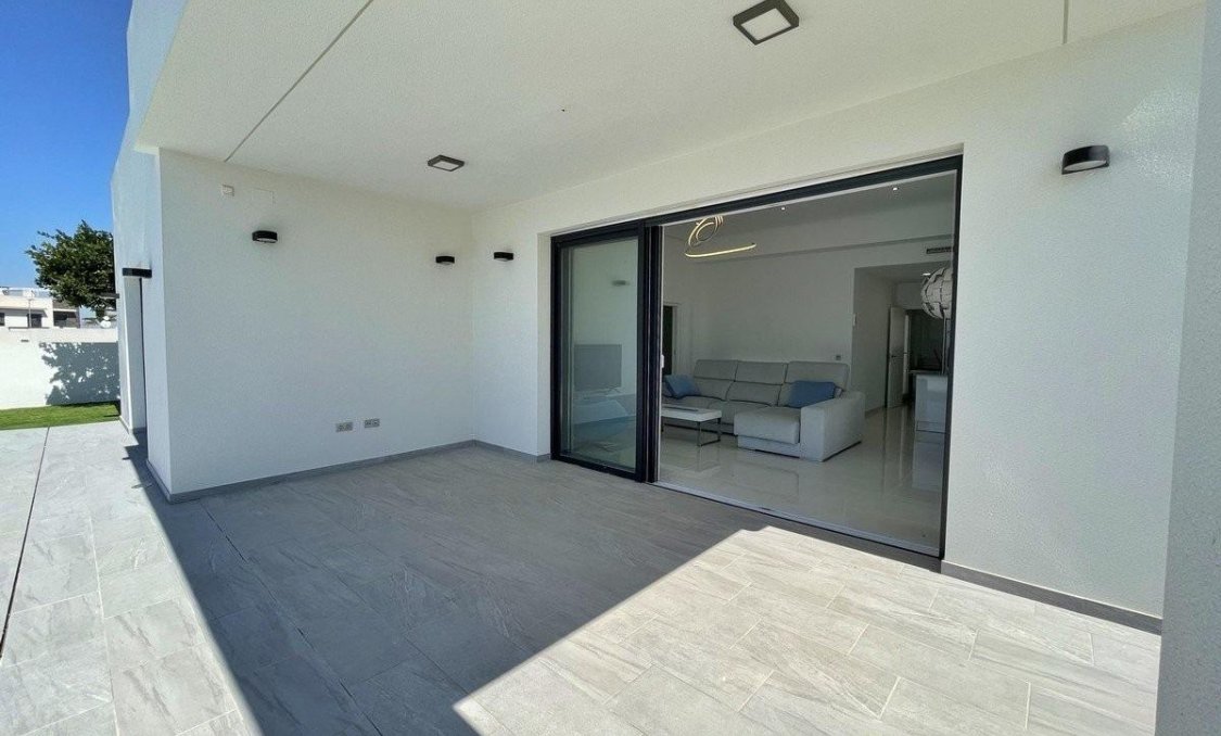 New Build - villa -
Rafal - polideportivo