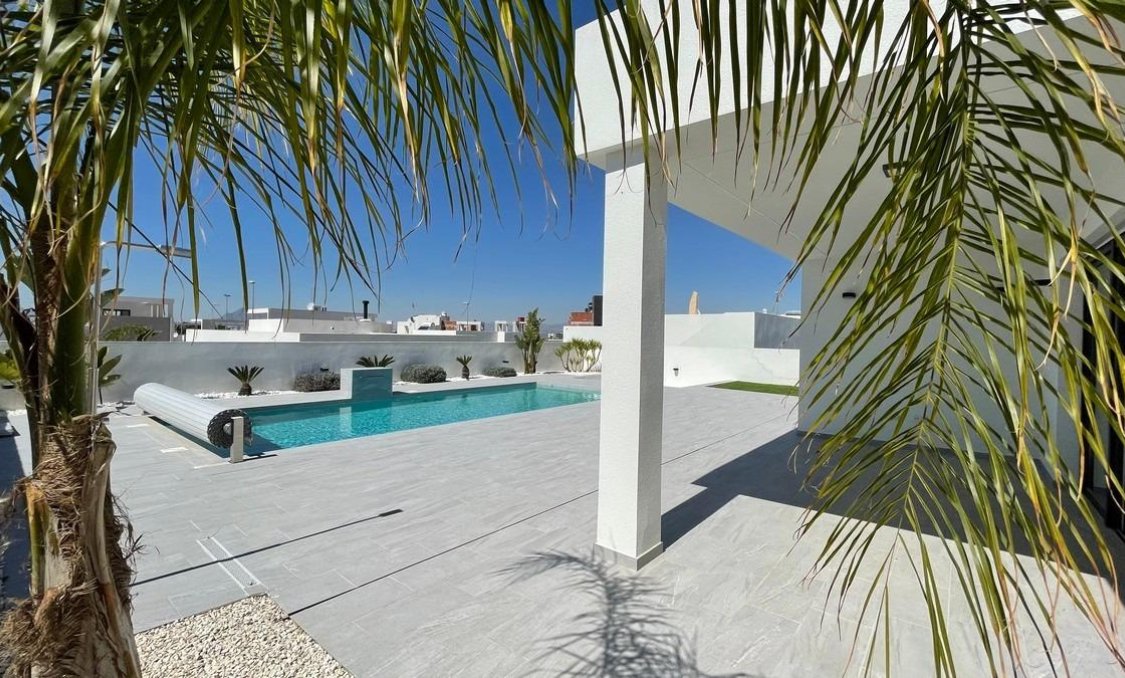 New Build - villa -
Rafal - polideportivo