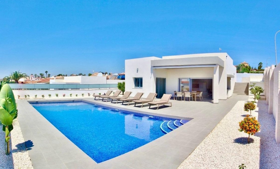New Build - villa -
Rafal - polideportivo
