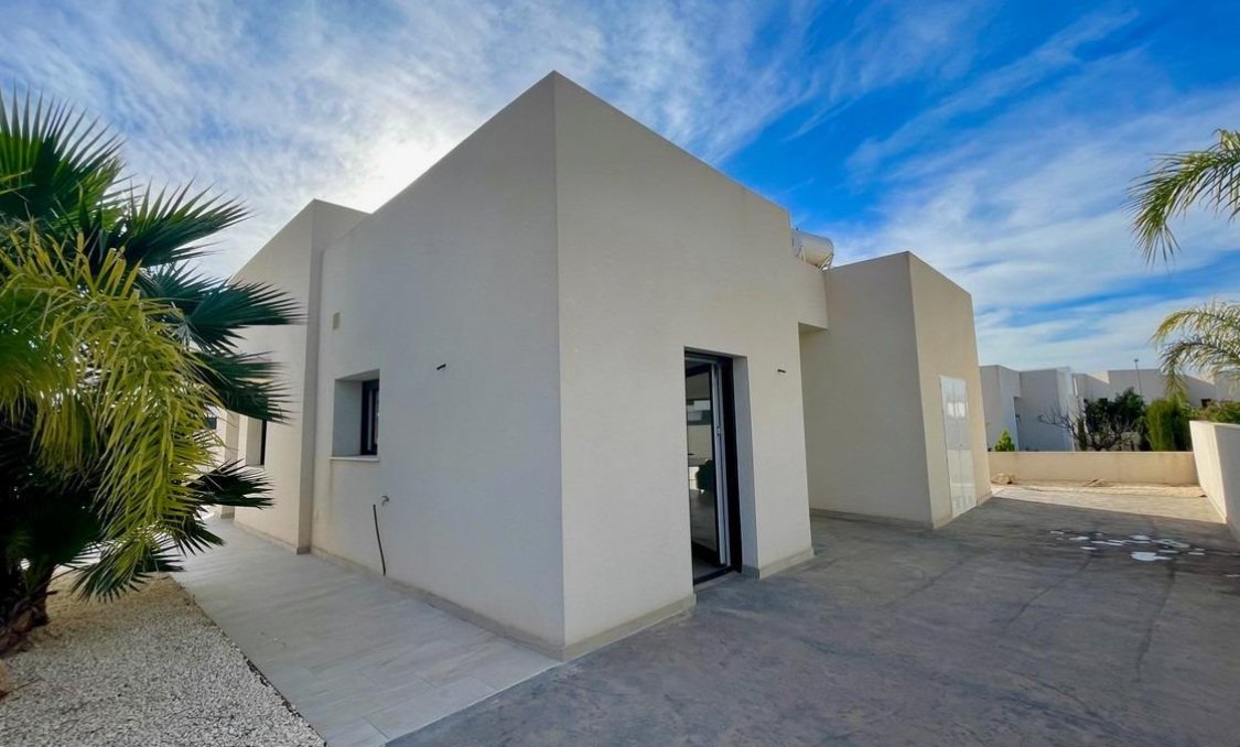 New Build - villa -
Rafal - polideportivo