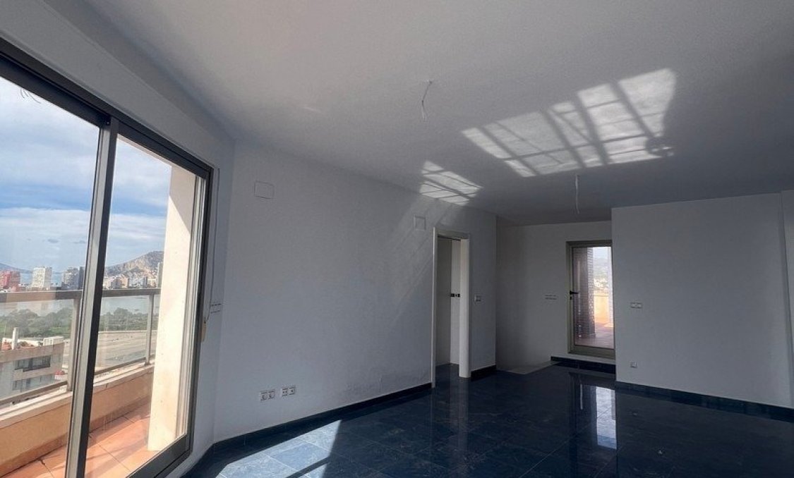 Nowy budynek - Daszek -
Calpe - Playa La Fossa