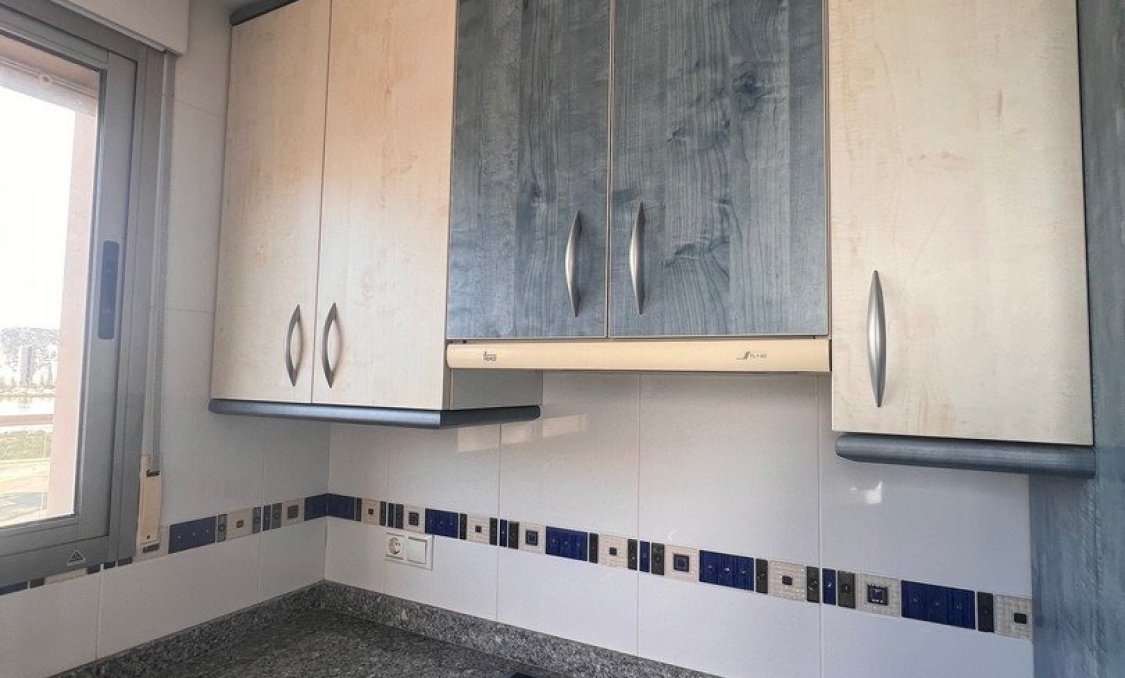 Nowy budynek - Daszek -
Calpe - Playa La Fossa