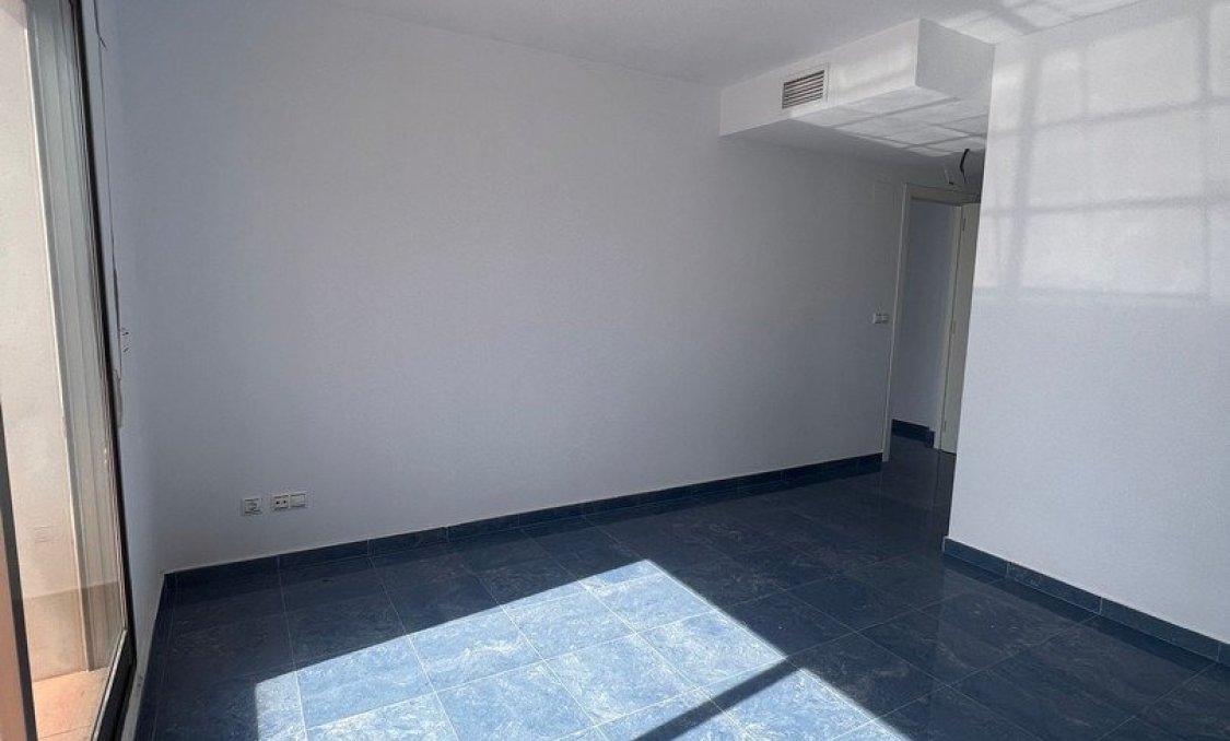 Nowy budynek - Daszek -
Calpe - Playa La Fossa