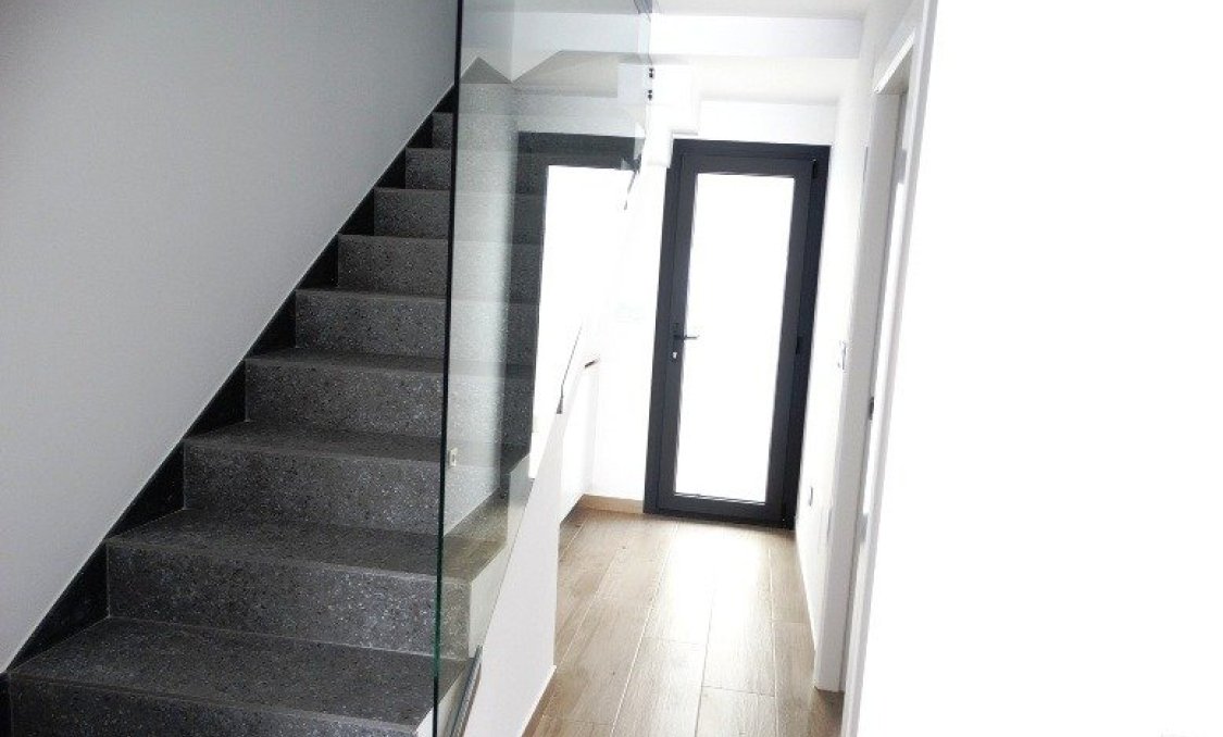 Nowy budynek - villa -
Pilar de la Horadada - pueblo