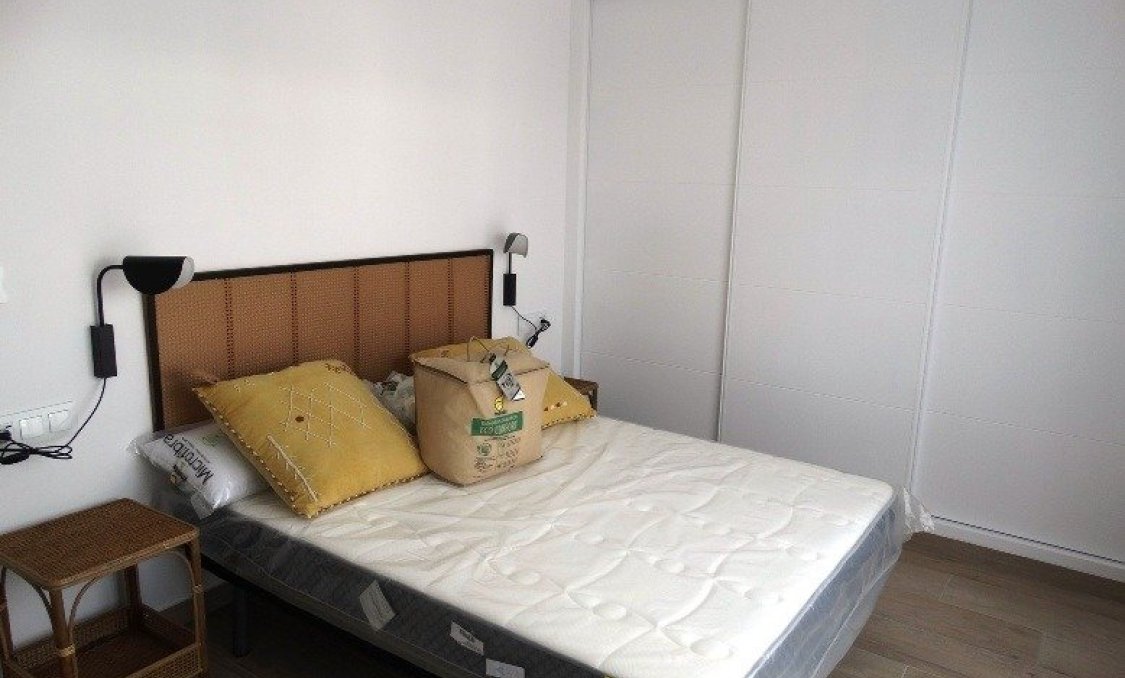 Nowy budynek - villa -
Pilar de la Horadada - pueblo