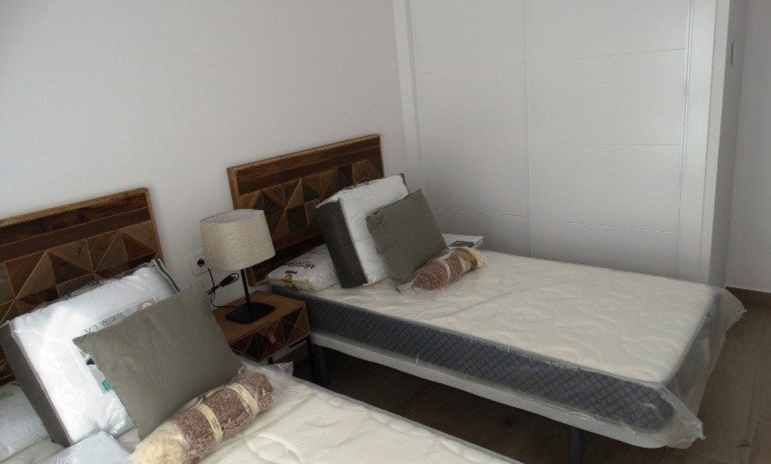 Nowy budynek - villa -
Pilar de la Horadada - pueblo