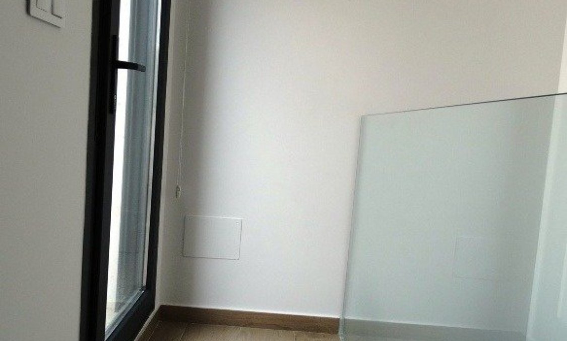 Nowy budynek - villa -
Pilar de la Horadada - pueblo