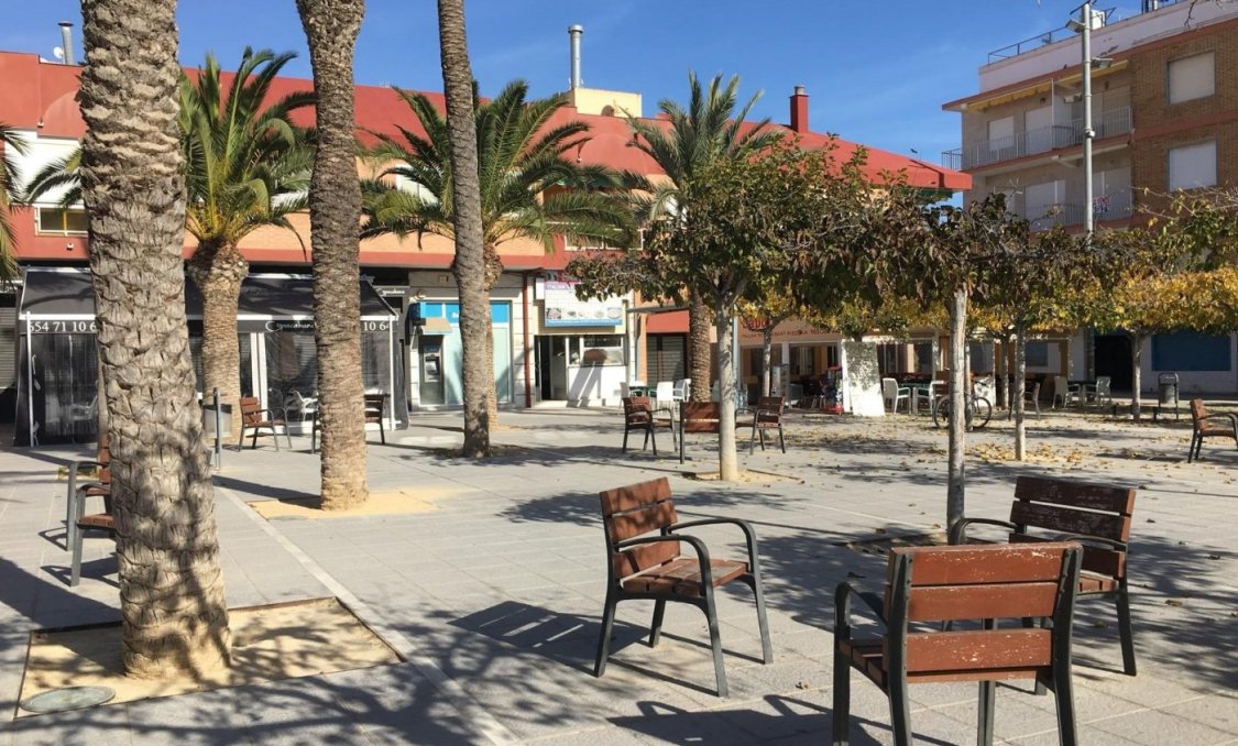 Nowy budynek - villa -
Pilar de la Horadada - pueblo